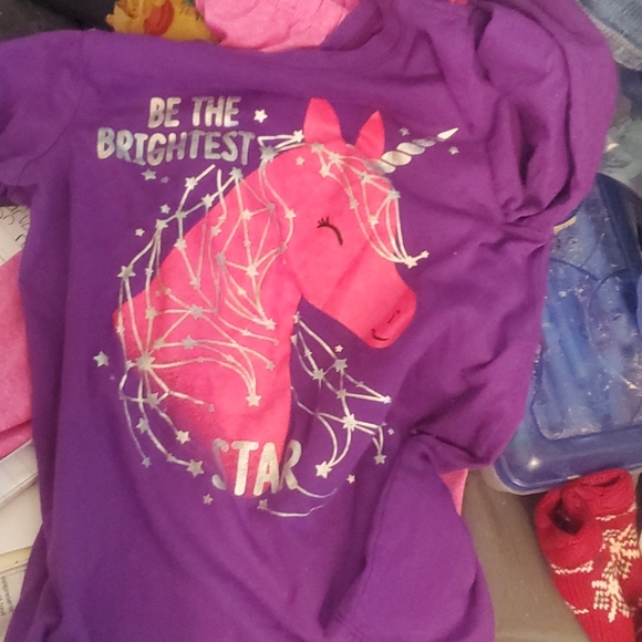 Long sleeves  🦄 tee / hot pink leggings 💗 - Picture 4 of 5